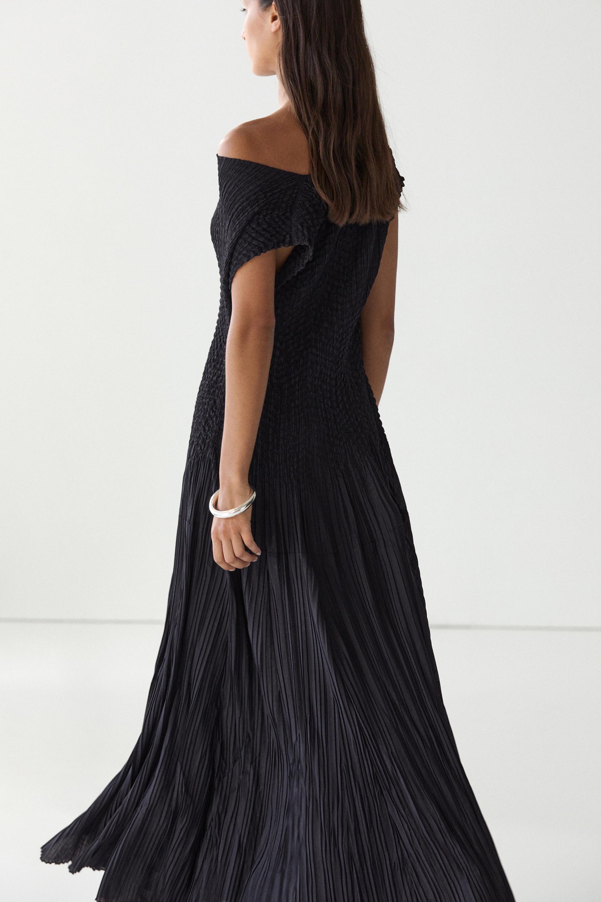 Robe longue fluide froncée